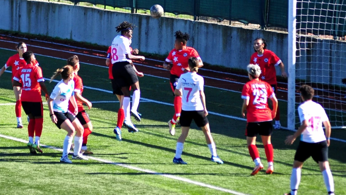 Çatalca’nın kızları, Bornova’ya takıldı 0-1