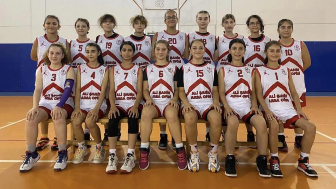 Kılıçlı’nın kızlarının formaları Ali Şahin’den