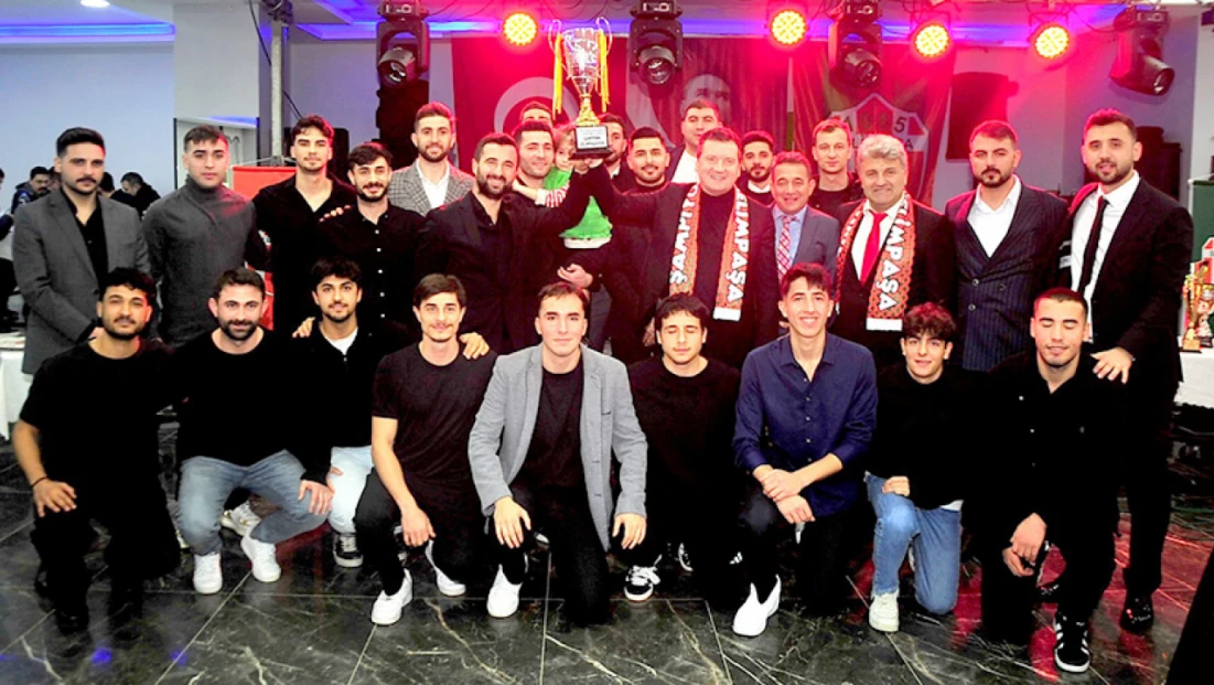 Selimpaşaspor’dan dillere destan şampiyonluk gecesi