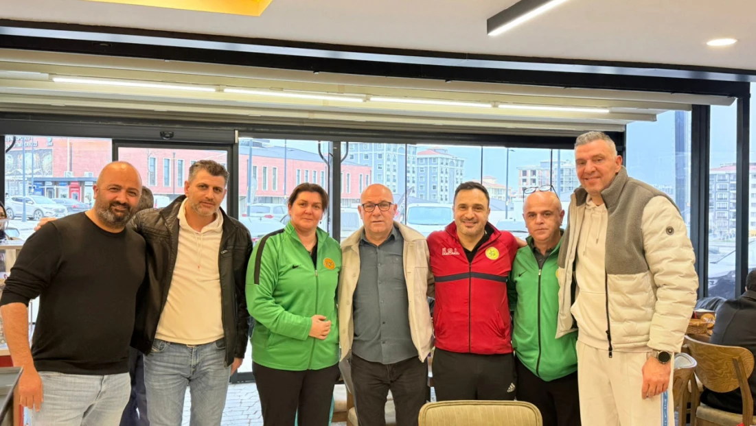 Silivrispor Yönetiminden Voleybol Takımına Moral Ziyareti