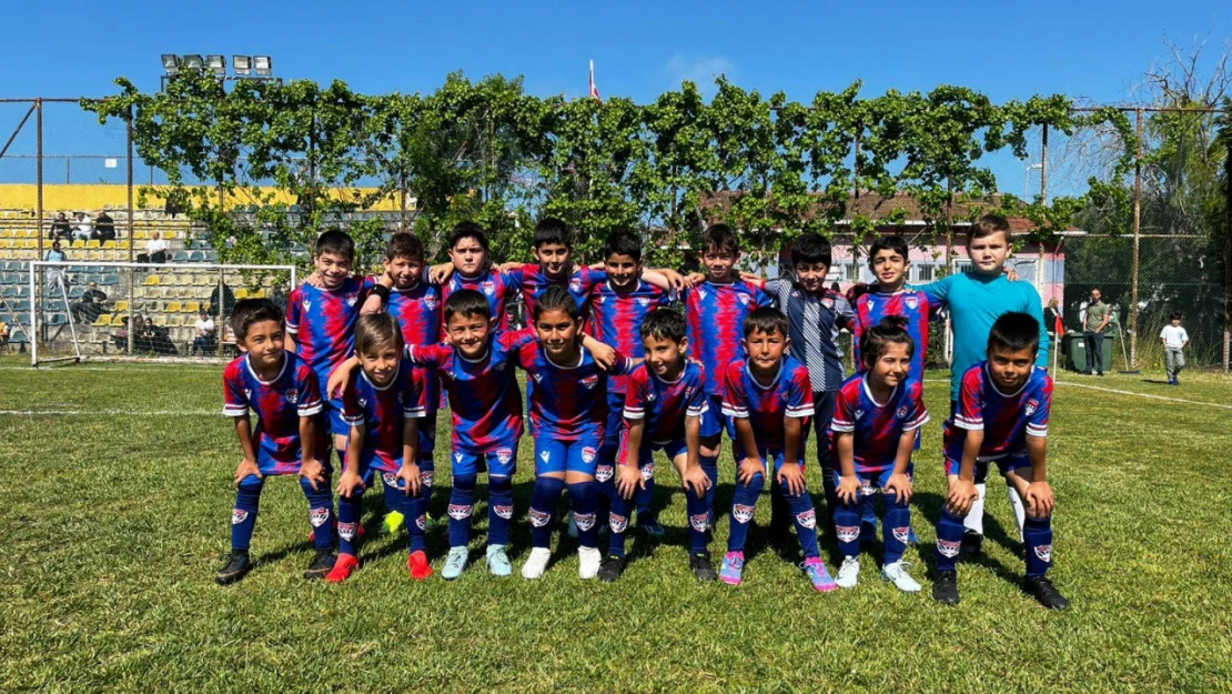 19 Mayıs'ta Minik Yürekler Sahadaydı: Silivri Kupası Silivrispor'un!