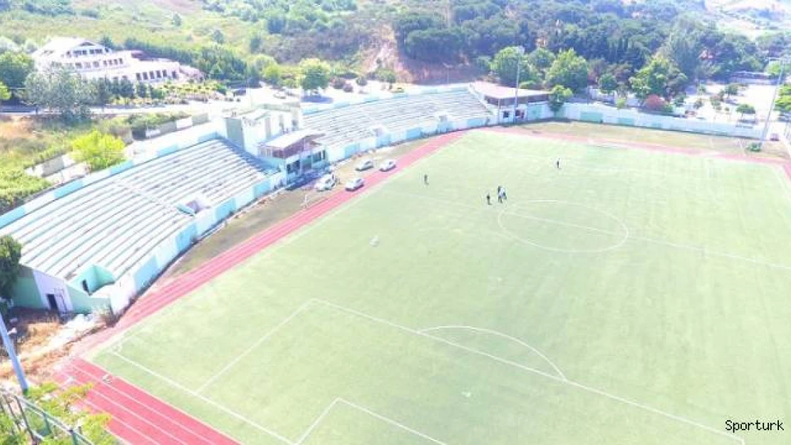Gürpınar Stadı tribünleri yenileniyor