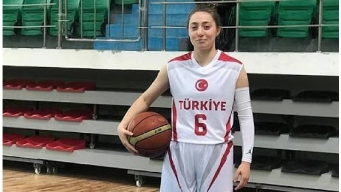 İzmit Belediyespor'dan özel bir transfer