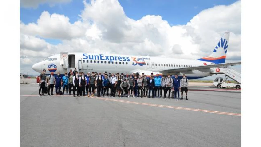 Sivasspor kafilesi Konya'ya gitti