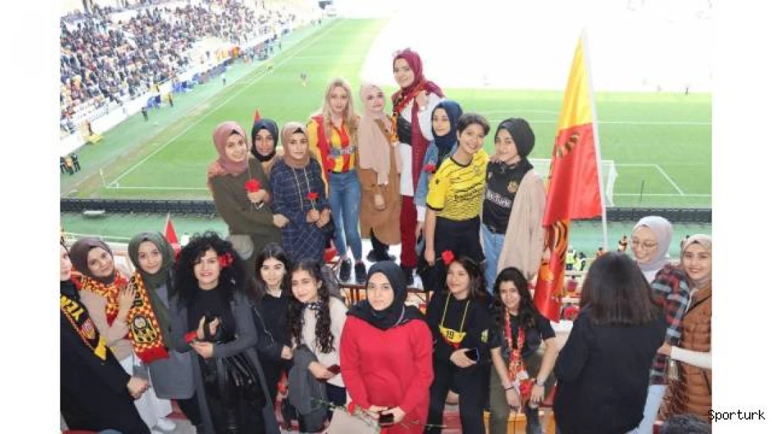 Kadın taraftarlardan kadın cinayetlerine videolu tepki