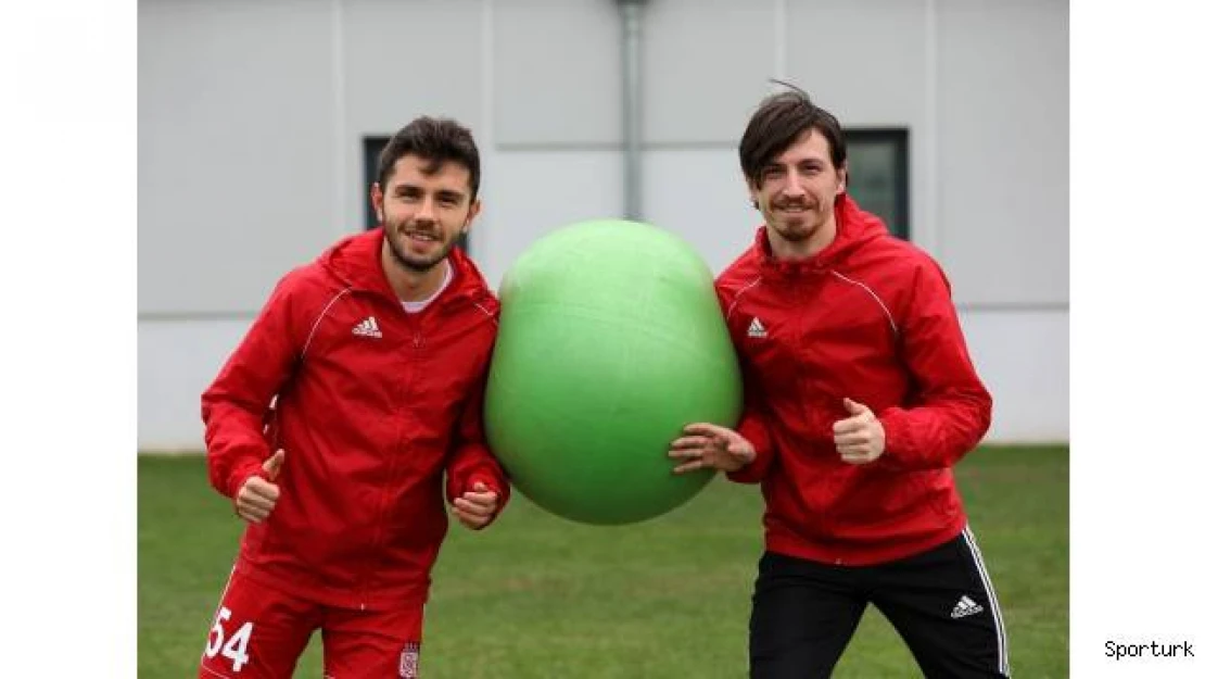 Sivasspor'dan Emre ve Mert Hakan için veda mesajı
