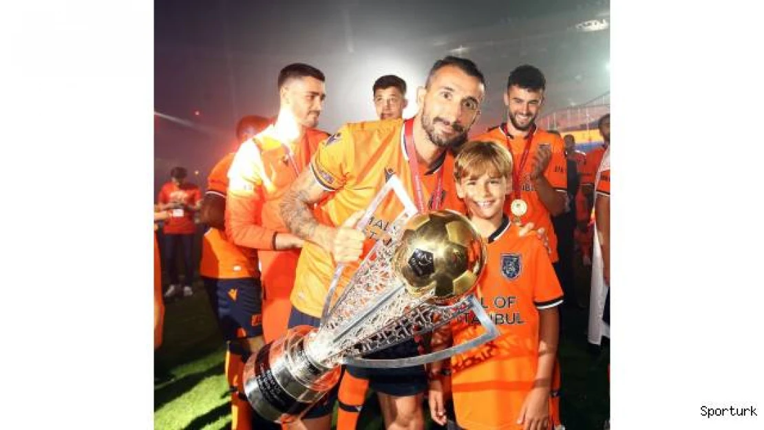 Başakşehir, Mehmet Topal ile devam kararı aldı