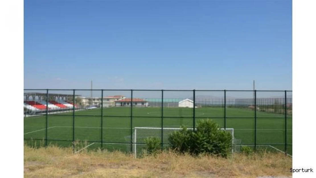 Battalgazi futbol sahası yenilendi