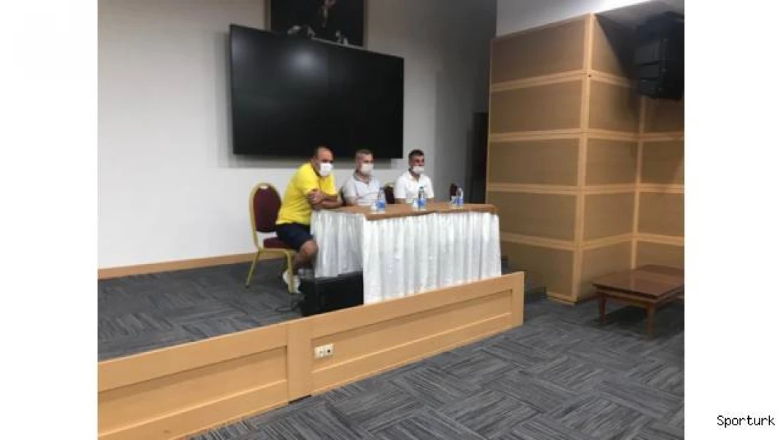 Çınar'dan Yeşilyurt Belediyespor kampına ziyaret