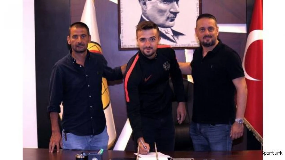 Kaleci Melih'ten Eskişehirspor'a 3 yıllık imza