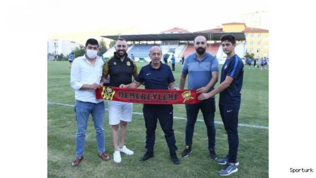 Malatyasporlu taraftarlardan Yeşilyurt Belediyespor kampına ziyaret