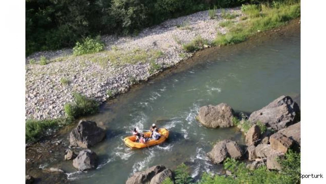 Melet Irmağı'nda rafting turu
