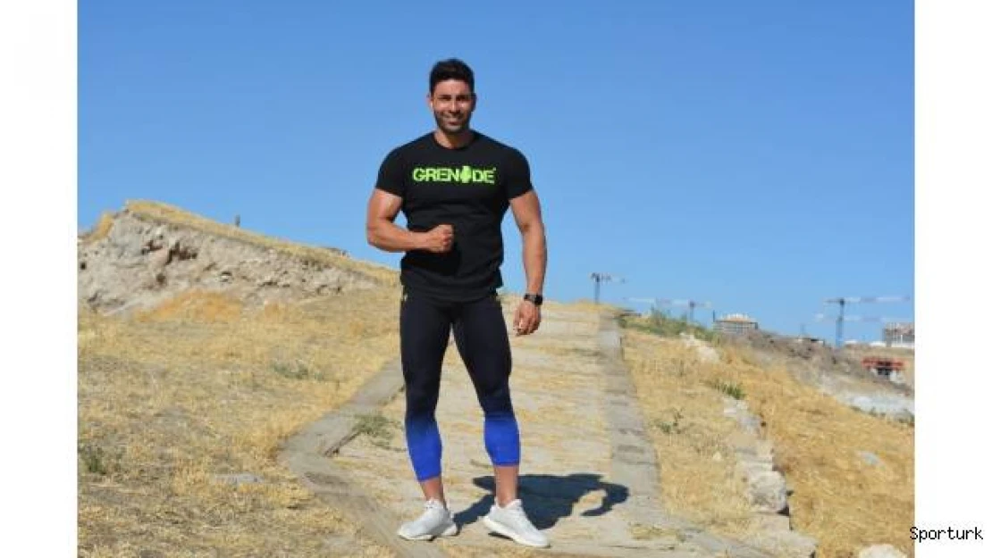 Milli vücut geliştirme şampiyonu Gürsoy, genç sporcularla bir araya geldi