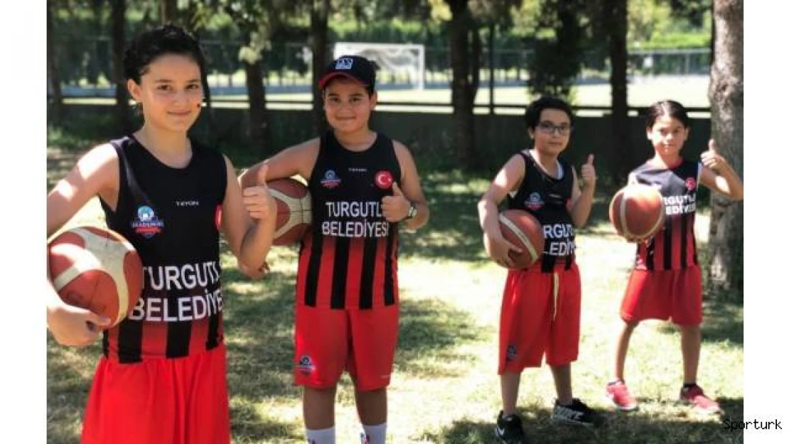 Turgutlu'da çocuklar sporla büyüyor