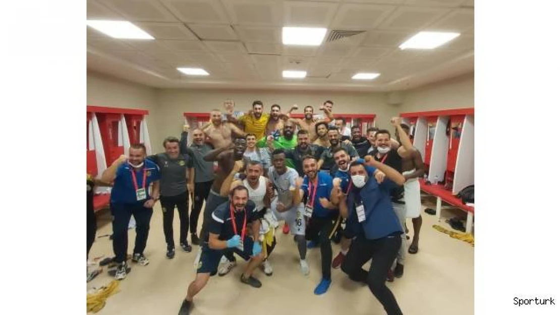 Yeni Malatyaspor'da 9 futbolcunun sözleşmesi sona erdi