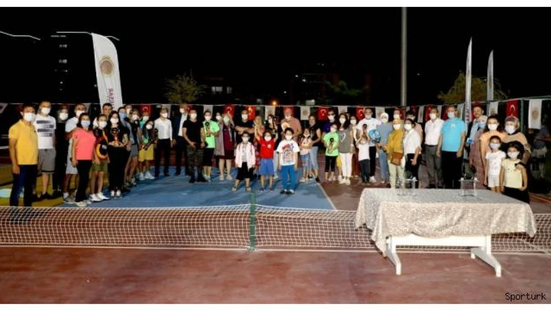 Afyonkarahisar'da Zafer Kupası Pickeball Turnuvası yapıldı