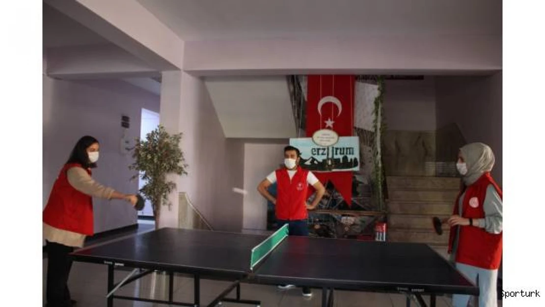 Gençlik liderleri zafer kupası için masada yarıştı