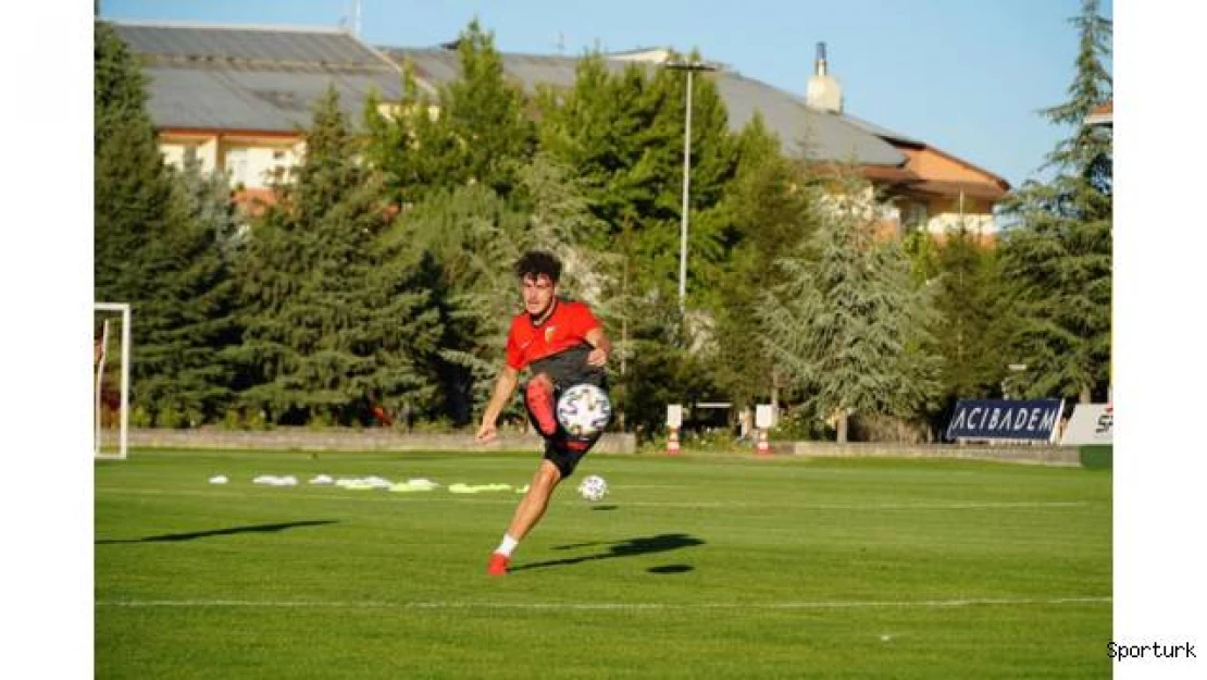 Kayserispor 3 futbolcu daha gönderdi