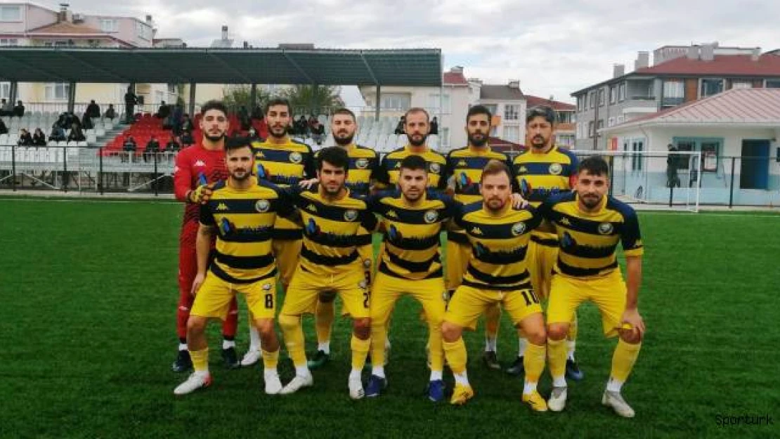 İstanbul Sinopspor ilk maçı farklı kazandı