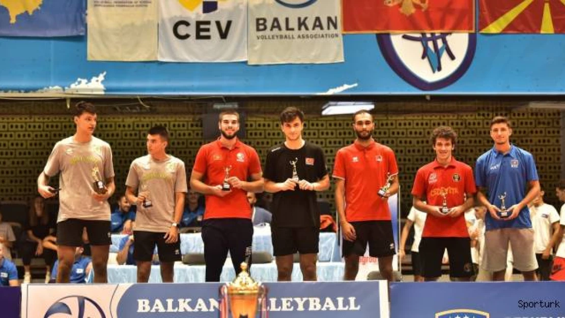 U18 Voleybol Erkek Milli Takımı, U20 Balkan Şampiyonası'ndan gümüş madalya ile dönüyor