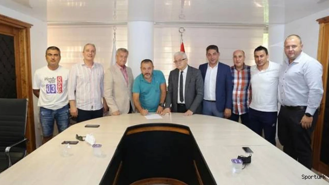 Burhaniye Belediyespor Ahmet Saray'a emanet