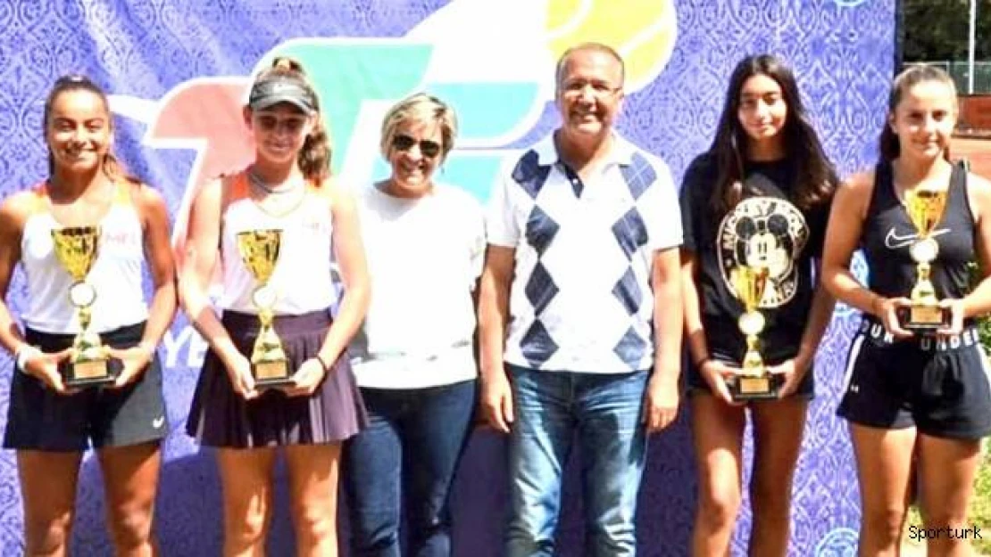 İrem Kurt şampiyonadaki tüm kupaları aldı