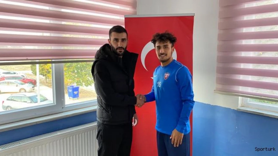 Başkan Sow üçüncü imzayı Muhammed İkbal'e attırdı