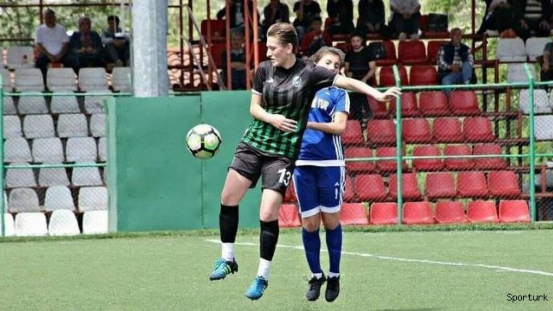 Kocaeli Kadın FK'nın stoperi Trabzonspor'a transfer oldu
