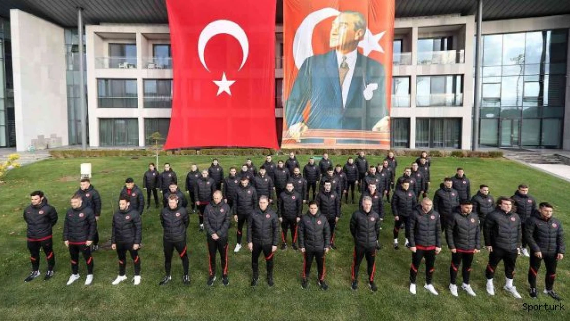 A Milli Futbol Takımı, Atatürk'ü andı