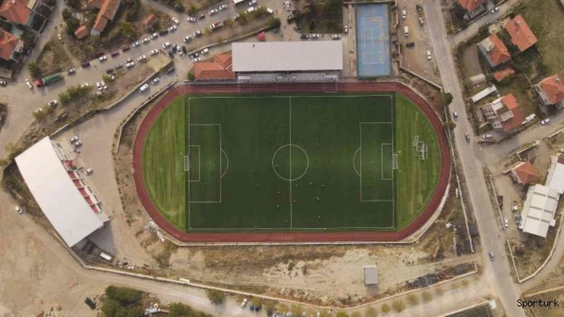 Atatürk stadının açılış maçında kazanan Sındırgı Belediyespor
