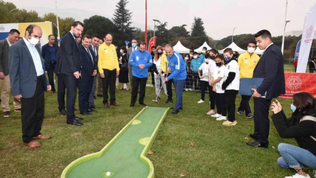 Bursa'da 250 bin çocuk sahaya iniyor