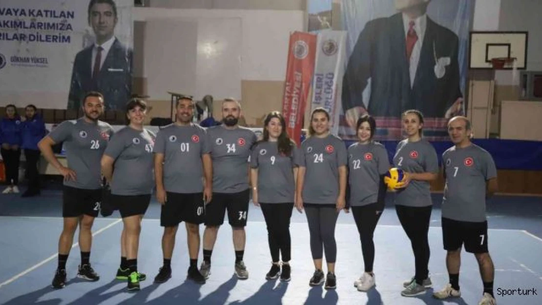 Kartal Belediyesi 2021 Voleybol Turnuvası başladı
