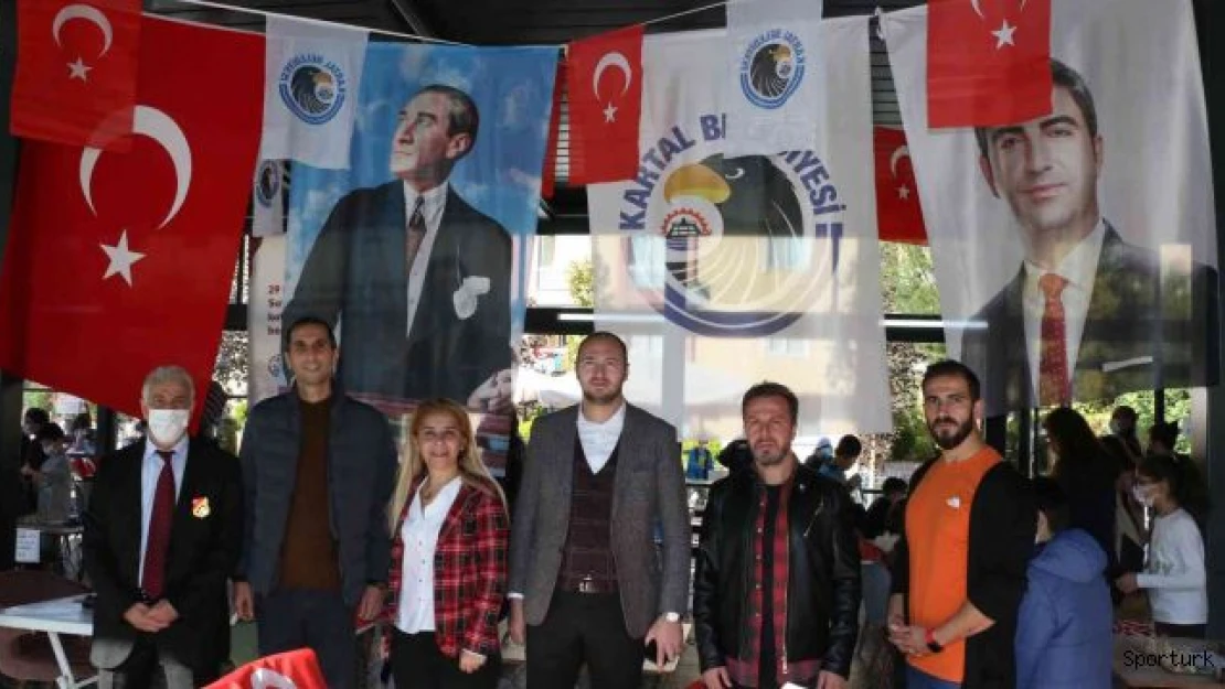 Kartal Belediyesi Cumhuriyet Kupası Satranç Turnuvası'nda hamleler yarıştı