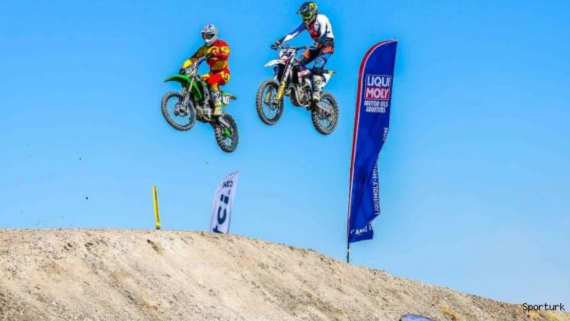 Uçan motosikletler Antalya'da