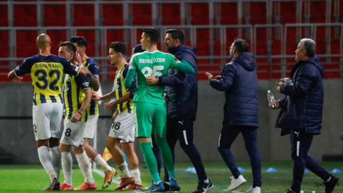 UEFA Avrupa Ligi: Royal Antwerp: 0 - Fenerbahçe: 3