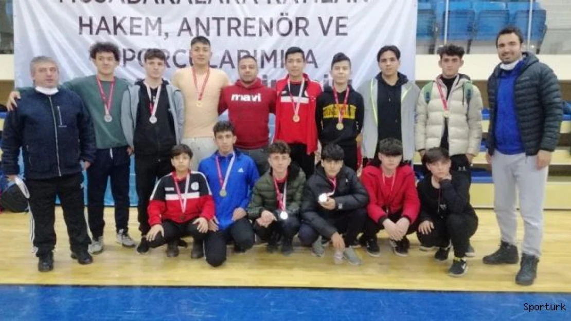 1308 Osmaneli Belediyespor güreş takımından büyük başarı