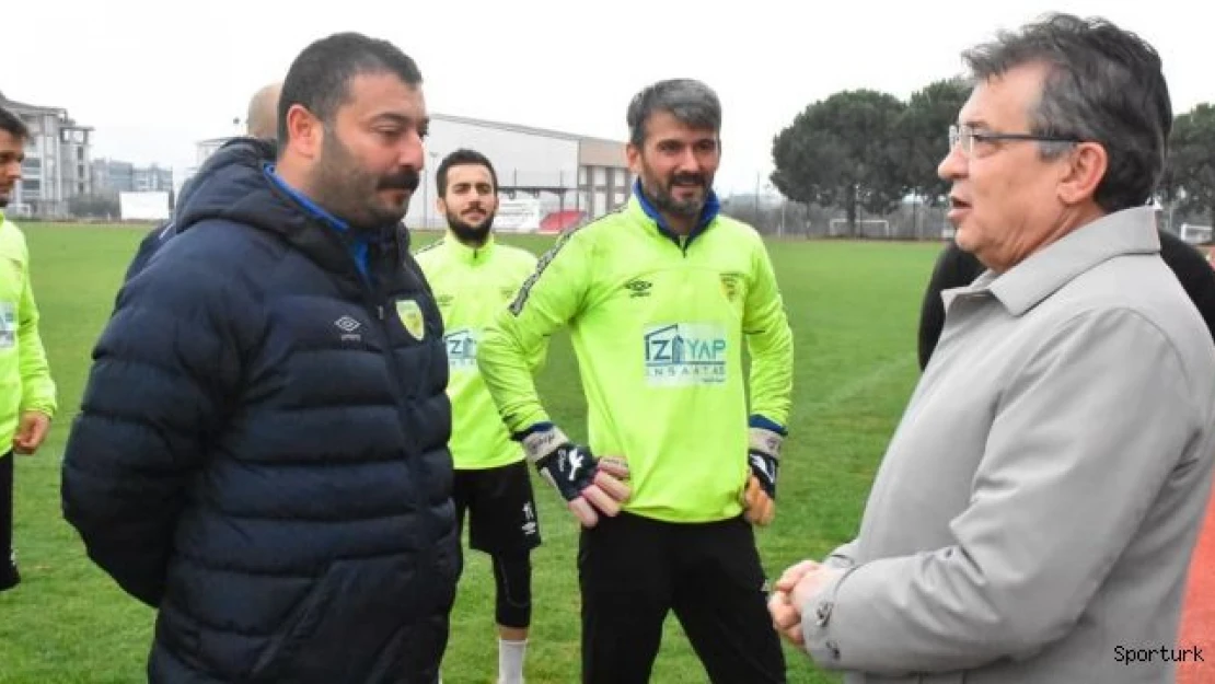 Başkan Arslan 1966 Edremitspor Futbol Takımını ziyaret etti