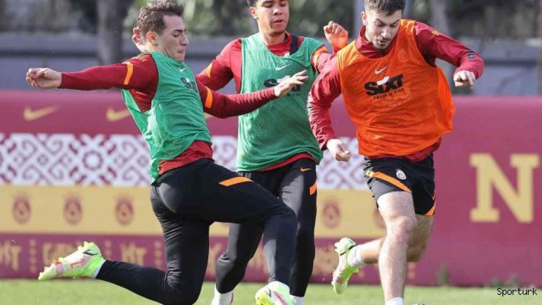 Galatasaray'da Marcao ile Cicaldau kamp kadrosunda