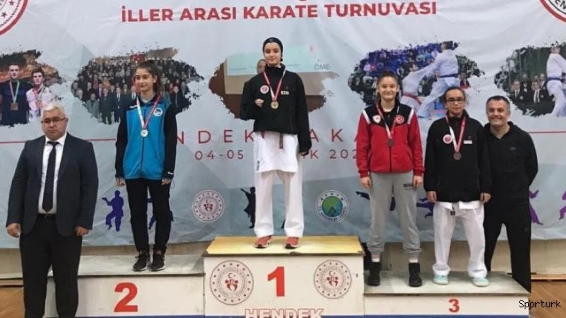 Karate Turnuvasında Büyükşehir'den 6 madalya