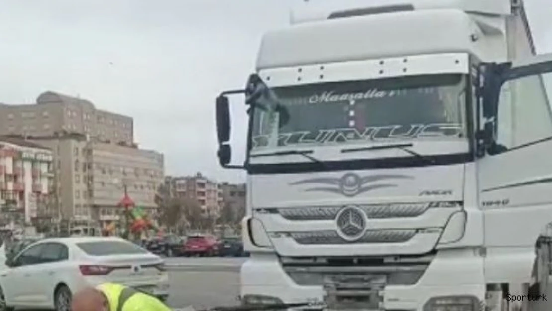Milli sporcu 18 tonluk tırı çekti