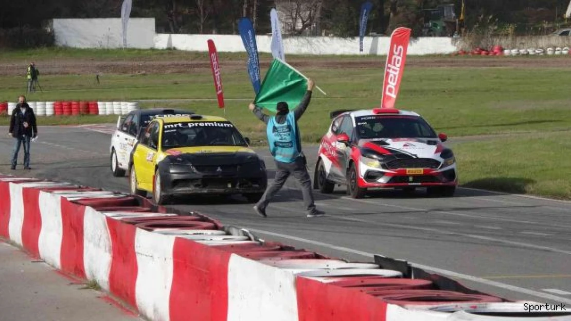 Türkiye'de Rallikros finaline çıkan ilk iki kadın