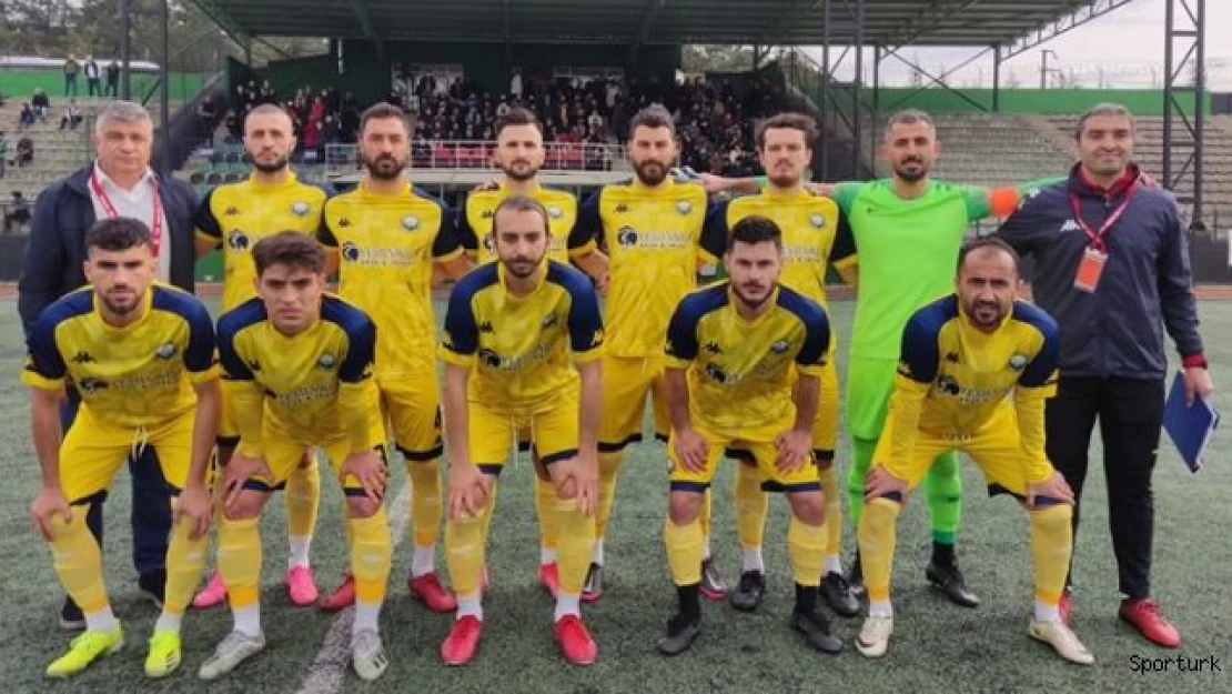 Küçükçekmece Sinopspor Çayırova'dan galibiyetle döndü