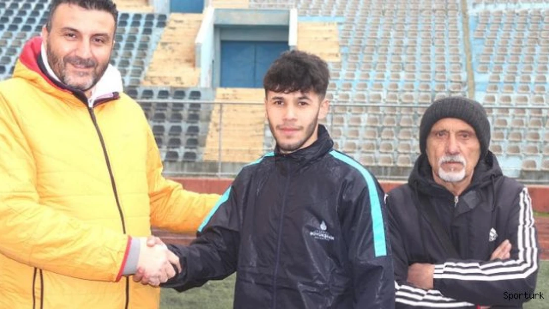 Okay Ovalı Acarspor'da