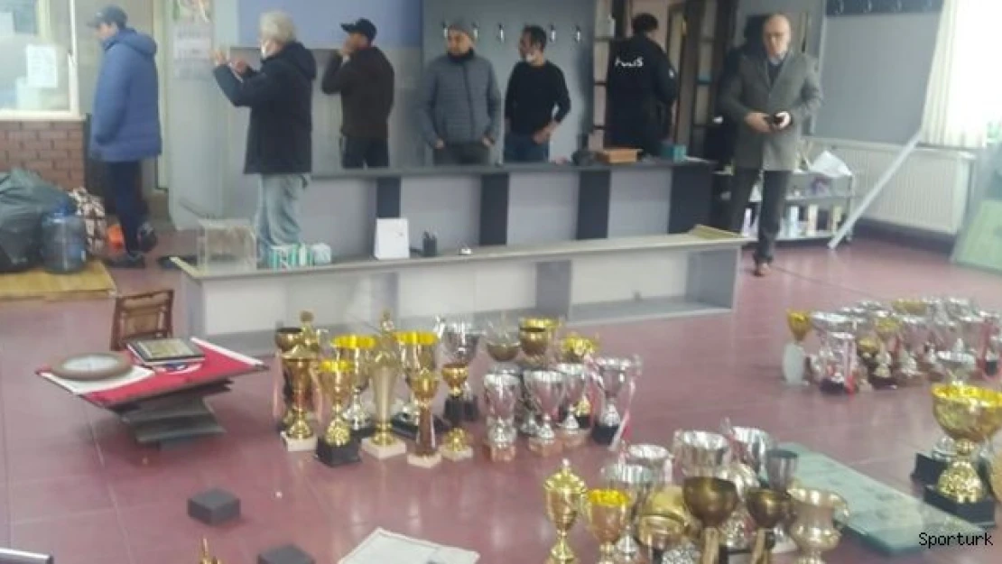 Selimiyespor lokalsiz kaldı