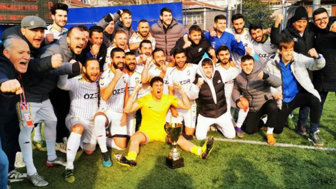 Ve şampiyon İstanbul Mesudiyespor