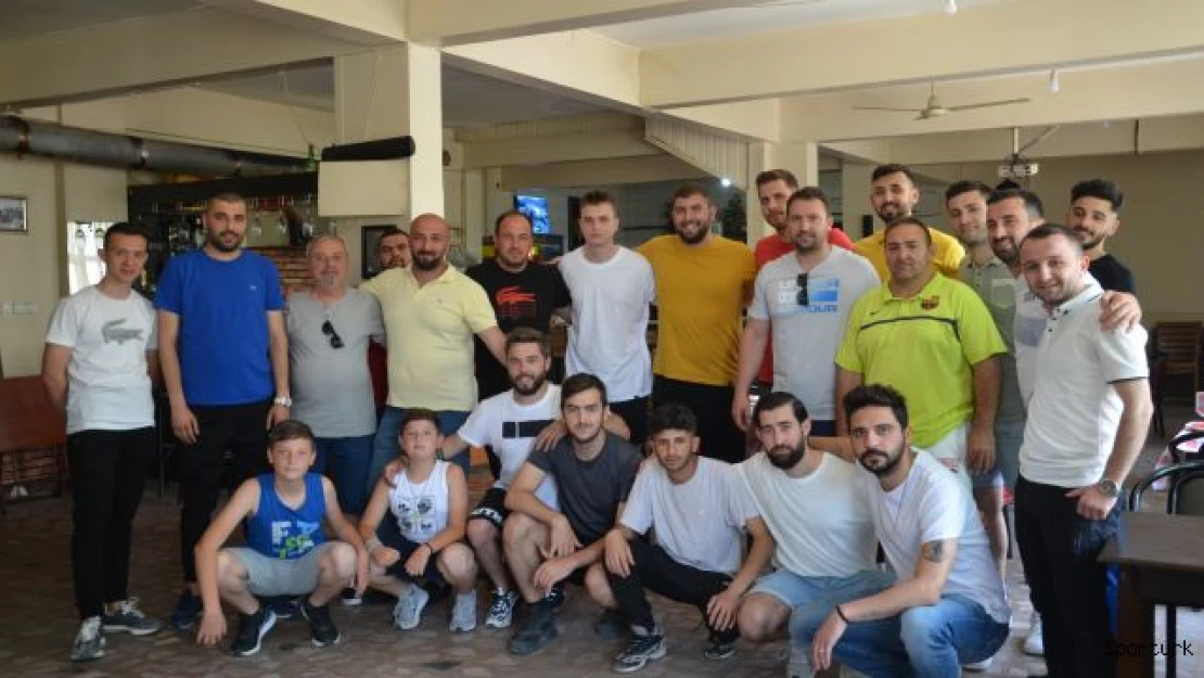 Selimpaşalılardan şampiyon takıma kahvaltı