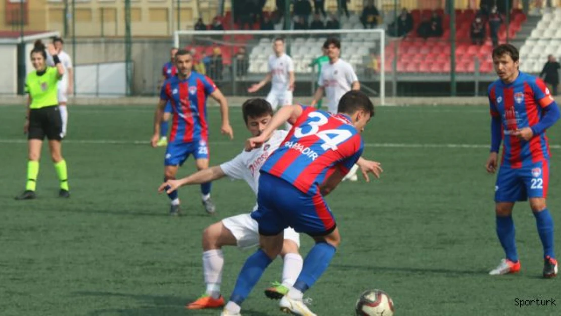 Genç stoper Bahadır'da imzayı attı