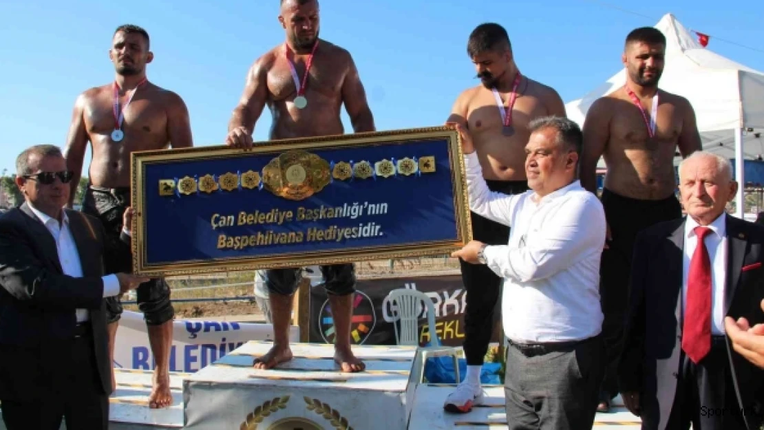 57. Süleyman Şahin Yağlı Pehlivan Güreşleri'nin başpehlivanı Serkan Serttürk oldu