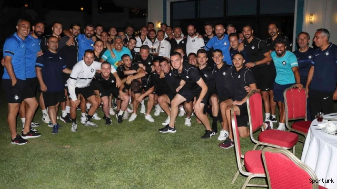 Altay, kamp yorgunluğunu barbekü partisi ile attı