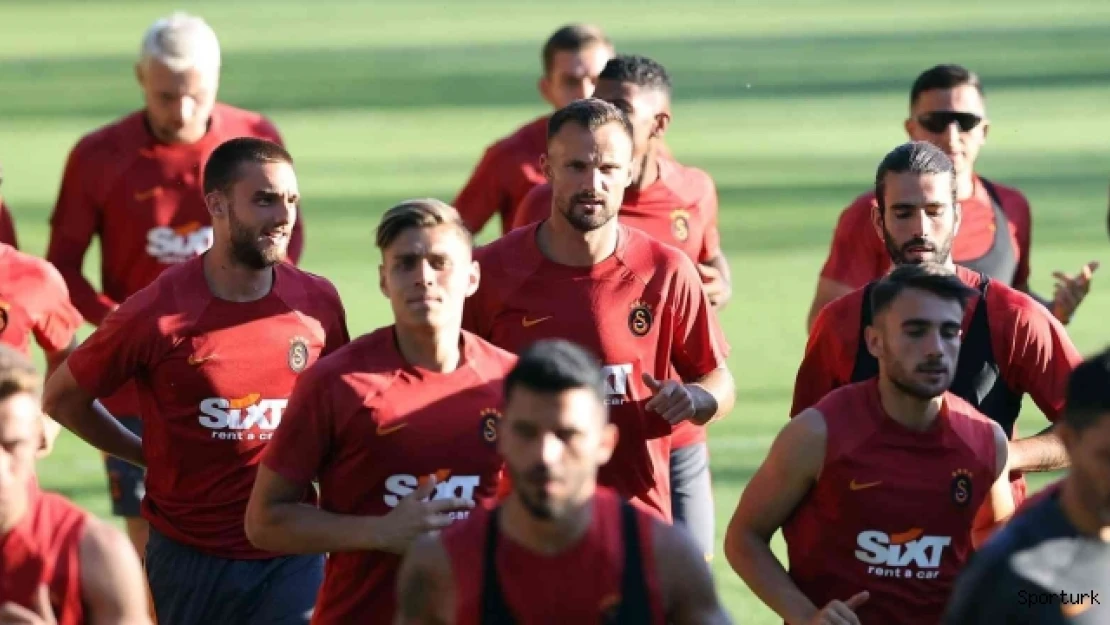 Galatasaray'ın yeni transferleri antrenmana katıldı
